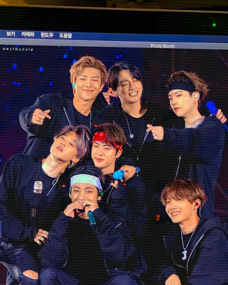 HBD BTS💜<3
Congratulations army💜
#BTS9thAnniversary 
#HappyBirthdayBTS 
0613~