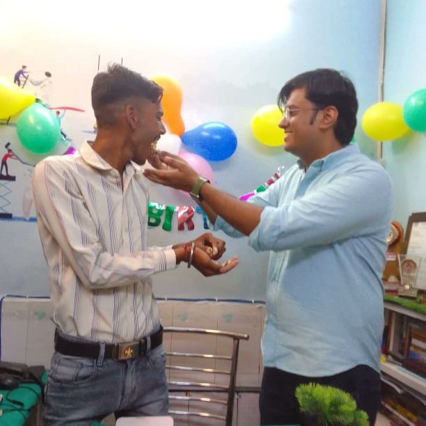 Kadamhealthcare's tweet photo. B'day Celebration of Sahil; Best Employee of KADAM Healthcare Centre Sriganganagar 🎂🎂🎂🥳🥳🥳🥳 https://t.co/dGKpLNSzaD