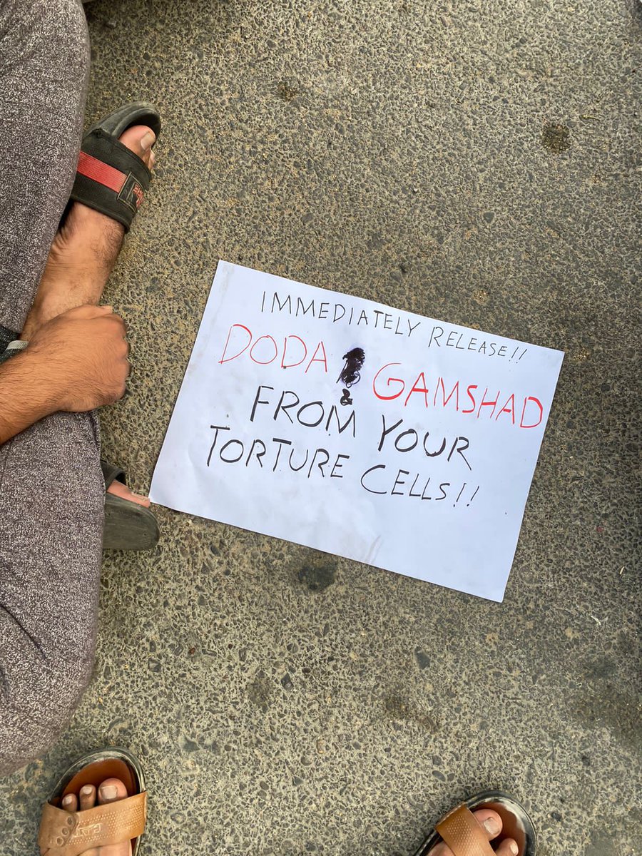 Mananbaloch28's tweet photo. We are waiting come soon
#ReleaseDodaAndGamshadBaloch 
#SaveBalochStudents 
#SaveBalochMissingPersons https://t.co/i0lOeWQKxr