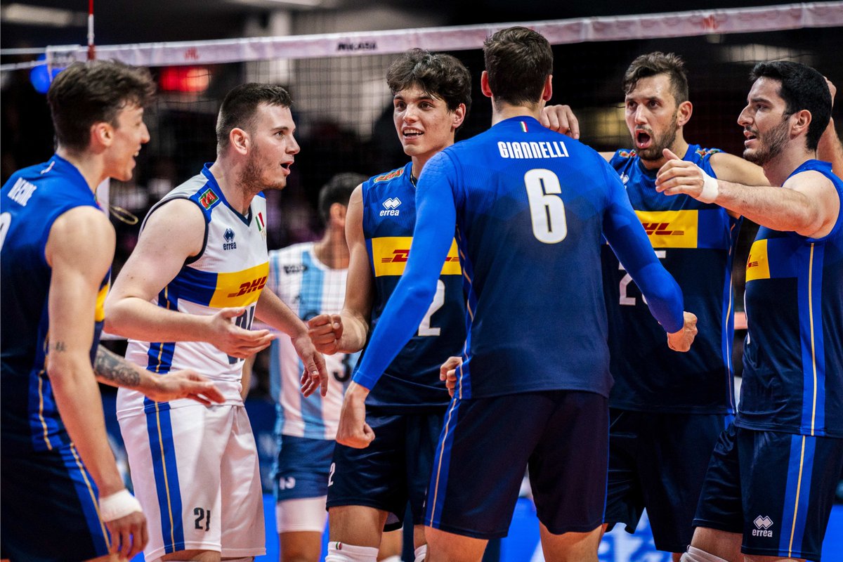 hourlyvolley's tweet photo. #Volleyball #VNL #BePartOfTheGame #Italy #Recine #Piccinelli #Bottolo #Giannelli #Vitelli #Pinali 🇮🇹 https://t.co/9EAv3b5sEz