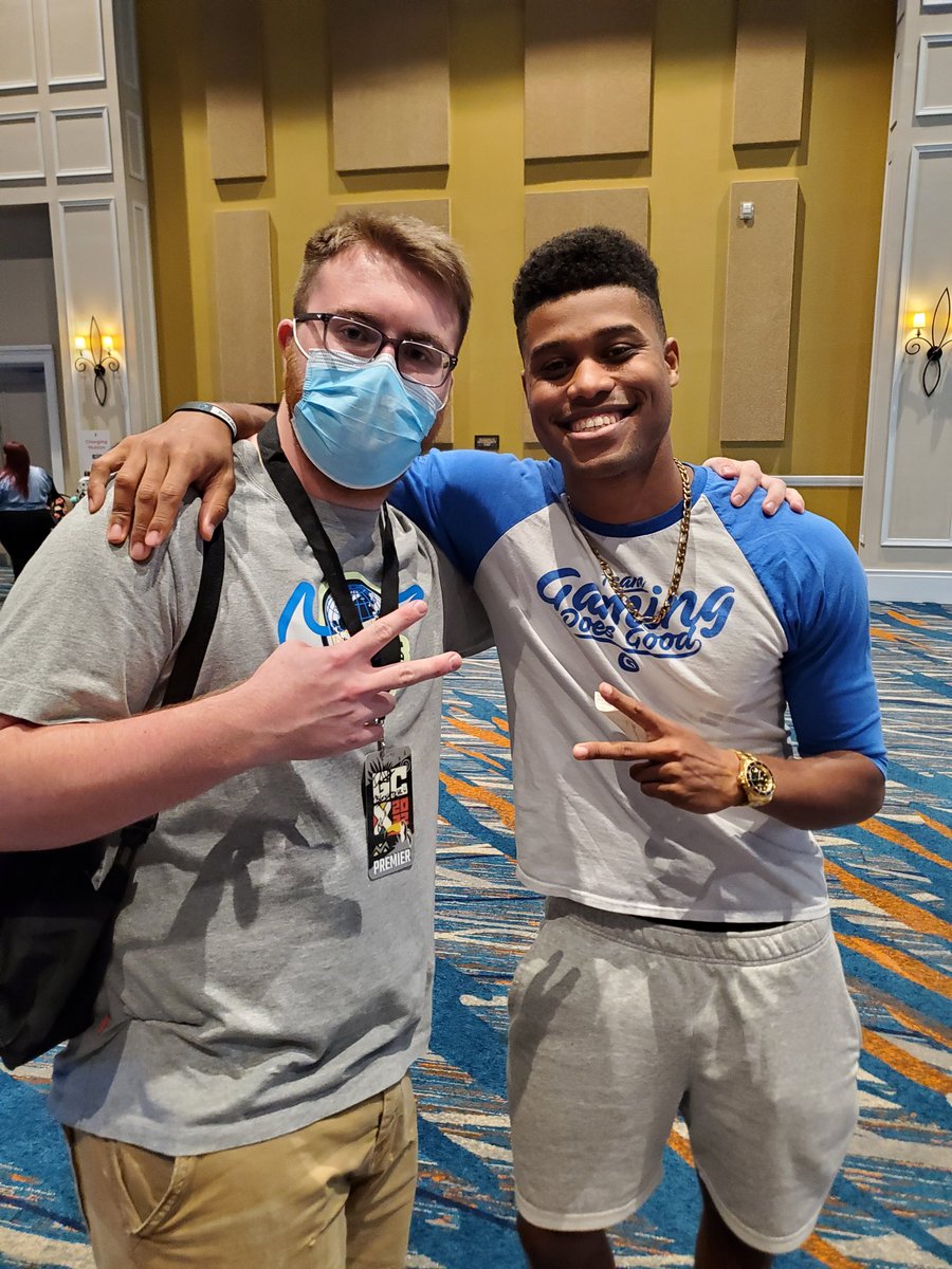 Hacktly's tweet photo. Had a very good day at @GCXEvent today, met many content creators with great advice to start content creating. Shotout to @Gladd , @cbgray_ , and @DattosDestiny for the advice and tips. Love all of you <3
.
.
.
#GCX2022 #Destiny2 #Guardiancon https://t.co/DA26fzIz7T