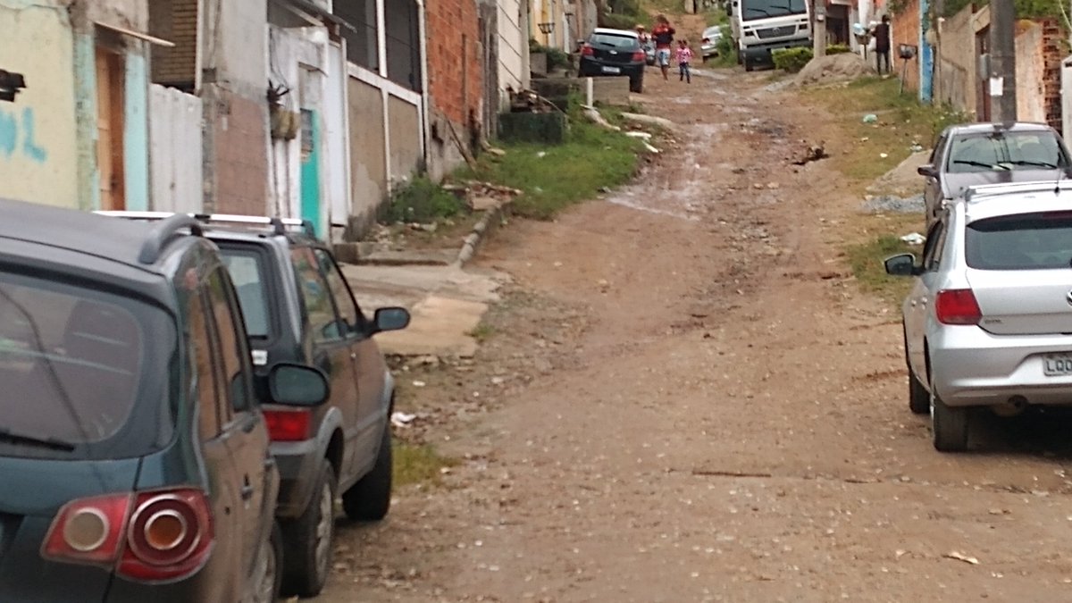 cmonteiro341's tweet photo. @PrefeituraSPA  Olha Prefeitura de São Pedro olha que rua linda . Tomem vergonha. Rua Arinda Freire dos Santos um lixo. Bairro São João largado. https://t.co/OZPGj4q4vY
