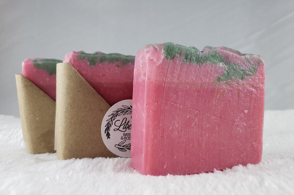 libertysoap's tweet photo. Gentle Rose Large Bar Soap, Old Fashion Floral Scent Hand-Crafted Soap, Cocoa And Shea Butter Soap, Vegan Soap, Environmentally Friendly https://t.co/udI7gK6fey #ecofriendly #LibertyBathAndBody #Etsy #skincare #coldprocesssoap #CocoaButterSoap https://t.co/rKhoPeTVrg