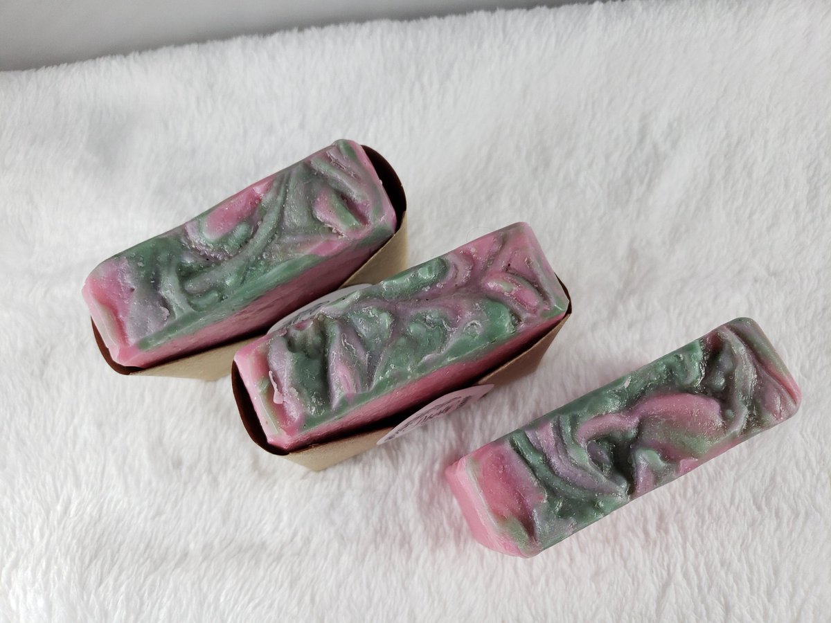 libertysoap's tweet photo. Gentle Rose Large Bar Soap, Old Fashion Floral Scent Hand-Crafted Soap, Cocoa And Shea Butter Soap, Vegan Soap, Environmentally Friendly https://t.co/udI7gK6fey #ecofriendly #LibertyBathAndBody #Etsy #skincare #coldprocesssoap #CocoaButterSoap https://t.co/rKhoPeTVrg