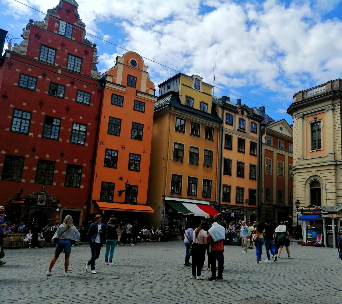 zoelbrs's tweet photo. Back in Sweden after two years for my last (but not least!) field campaign of my PhD with @SMHI to study selenium volatilization in the North and Baltic Seas #Secannotwait
I enjoyed the last moments on dry land in the streets of Stockholm this afternoon 🤩 https://t.co/x6R0Bkw31Q