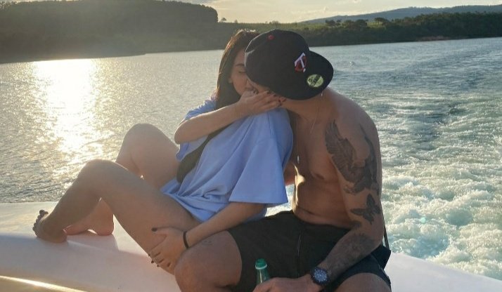 TaieVic's tweet photo. Feliz dia dos namorados minhas vidas! Obrigada por cada momento de riso, crise, choro, alegria,e  conquistas ao lado de vocês, vocês são únicos e fico mto feliz de ter acompanhado essa história desde o começo. 
Eu amo vocês de mais ❤️
@eutainacosta &amp; @loud_victor https://t.co/tGexAVXrBA