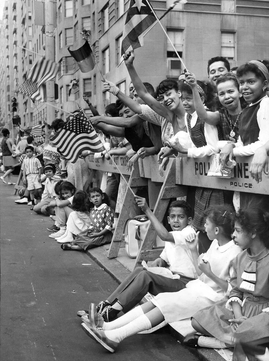 Happy #PuertoRicanDayParade 🇵🇷 

📸 credits below: