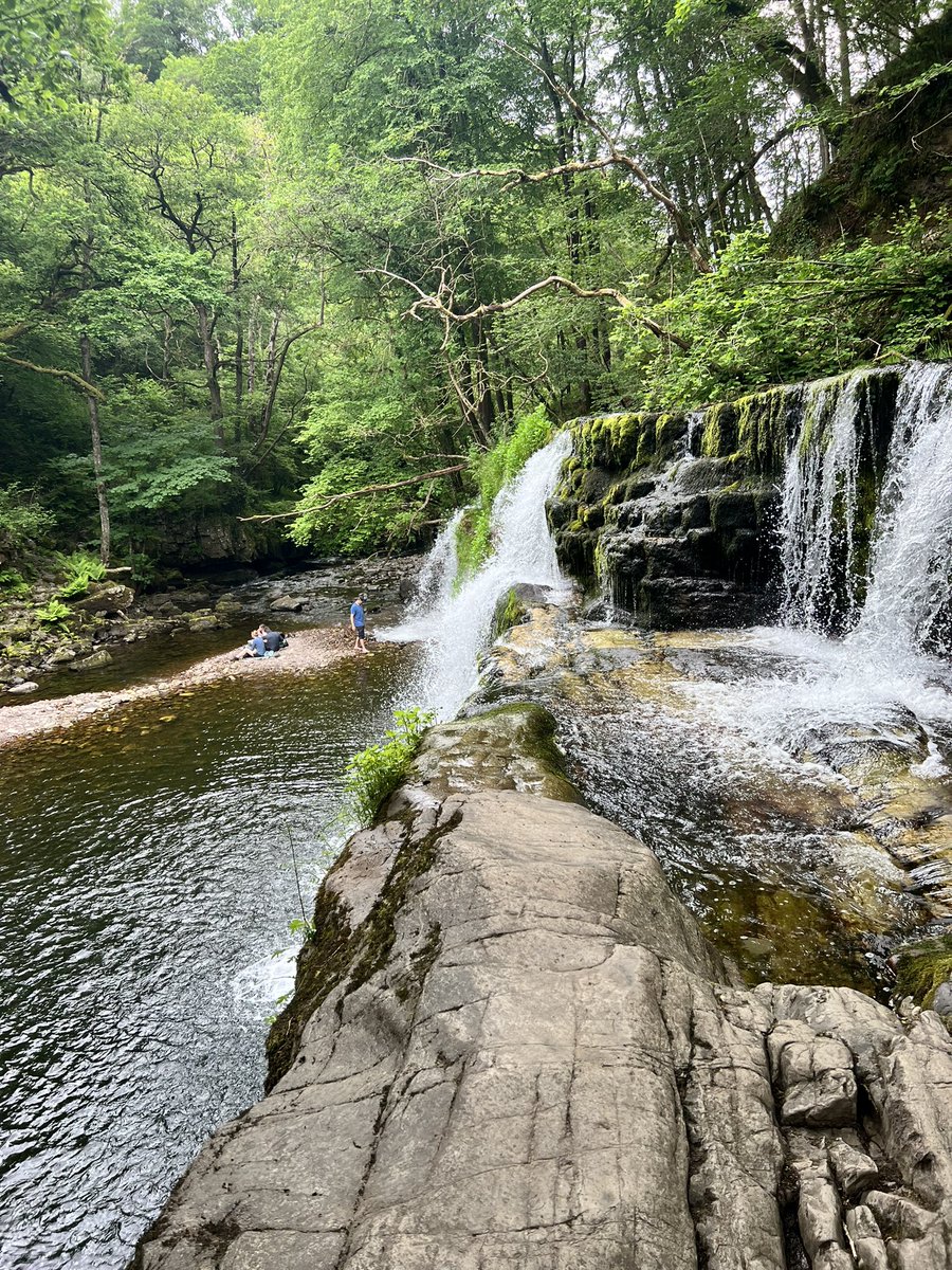 chazaustin10's tweet photo. What an amazing place the four waterfalls is, went today with @BiancaAustin90 long walk got lost a couple of times but loved it ❤️❤️ https://t.co/2JegzxQ5BQ