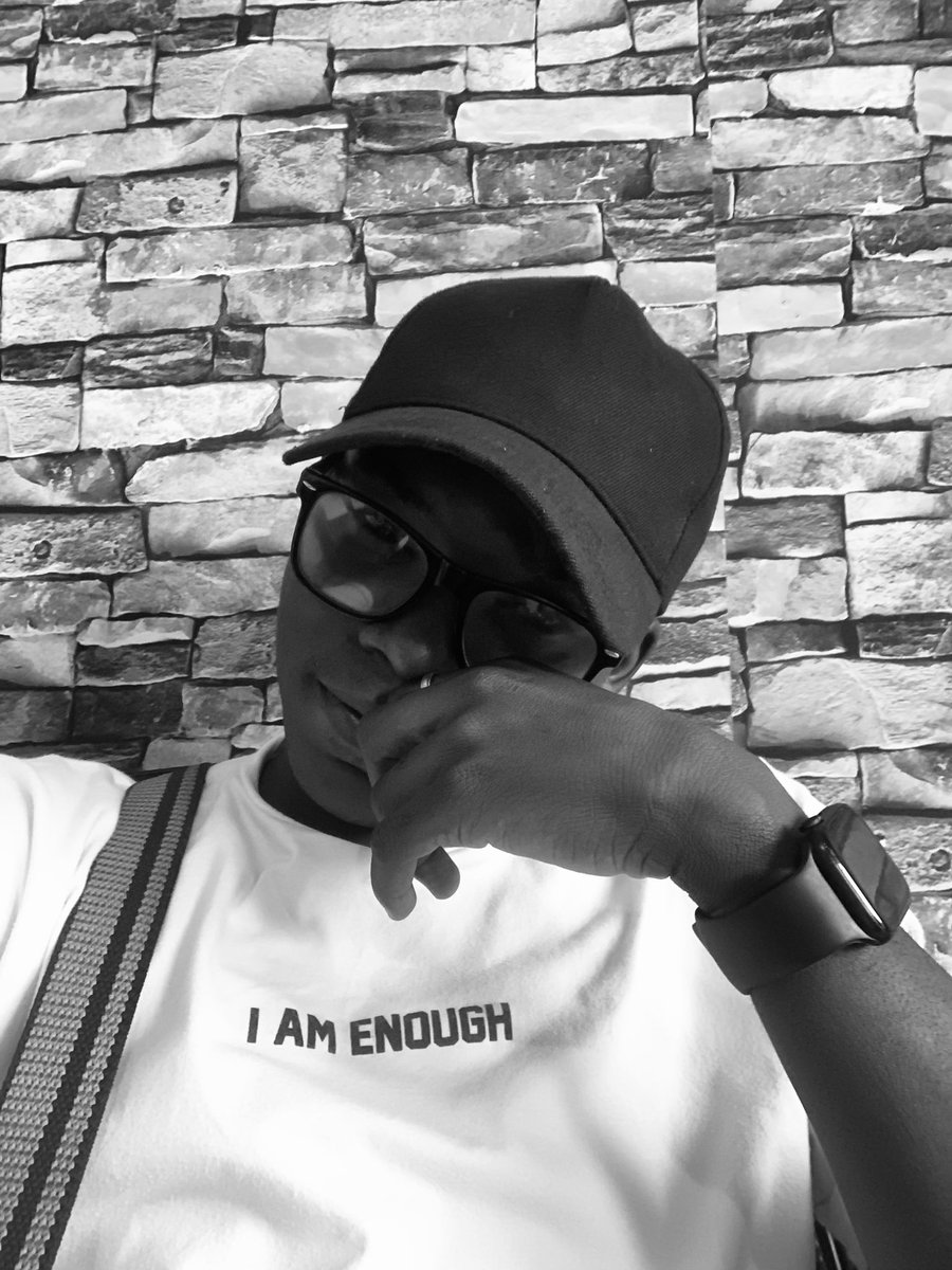 ebd_shots's tweet photo. I am enough 👽 https://t.co/BOpLS4Z3Gn