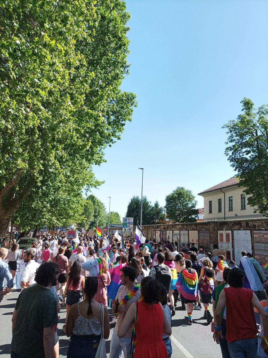 nonsiamocomevoi's tweet photo. #novarapride 🏳️‍🌈 @novarapride2019 https://t.co/NdH4QJVzP9