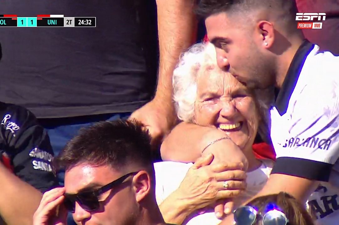 diegokriko's tweet image. No busquen más señores, esta es la imagen de la fecha!!!
#union #colon #ClasicoSantafesino #abuela #aliendro #mele #farias