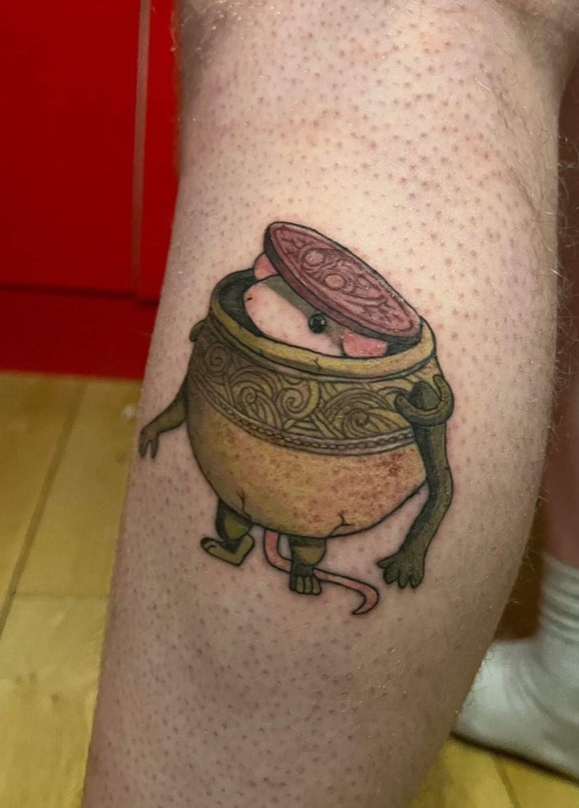 Someone got my Rat Fist Alexander tattooed 😭💗 that looks so good!!  Whoever you are, thank you for liking my art so much!! 💗 (Tattoo artist  @/mayqueen_tattoo) #eldenring #eldenringart #soulsborne  https://t.co/4n9SkPhyV4, image size:845x1179