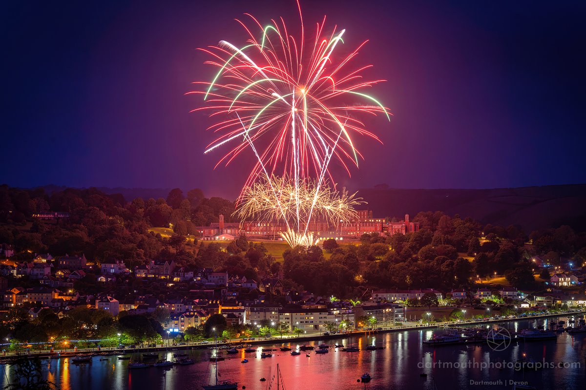 dartmouth photos (@dartmouthphots) on Twitter photo The Jubilee Fireworks Display at <a href="/DartmouthBRNC/">Britannia Royal Naval College</a> last Saturday. #dartmouth #devon #royalnavy #uk #greatbritain #visitbritain #VisitEngland #weloveengland #discoverdevonuk #discoverdartmouth The Jubilee Fireworks Display at <a href="/DartmouthBRNC/">Britannia Royal Naval College</a> last Saturday. #dartmouth #devon #royalnavy #uk #greatbritain #visitbritain #VisitEngland #weloveengland #discoverdevonuk #discoverdartmouth