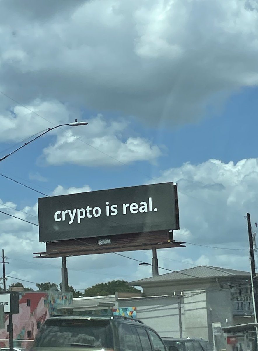 Just spotted this billboard! THIS is the type of #adoption I love to see 💰 No individualism. No knocking other projects. Simply, #crypto. We all win, when we all win. Crypto is the future. We are the pioneers.