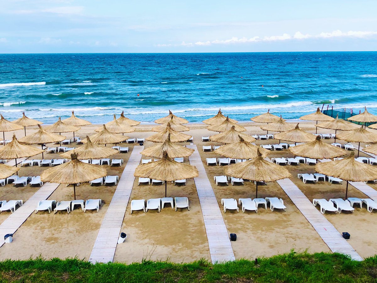Gunzmore's tweet photo. Hello Again, 
B L A C K S E A❗️
😎 🏖 🤍🇷🇴

#Neptun #constanta #blacksea  #romania  #beachvibes https://t.co/5q2QGES0Ha