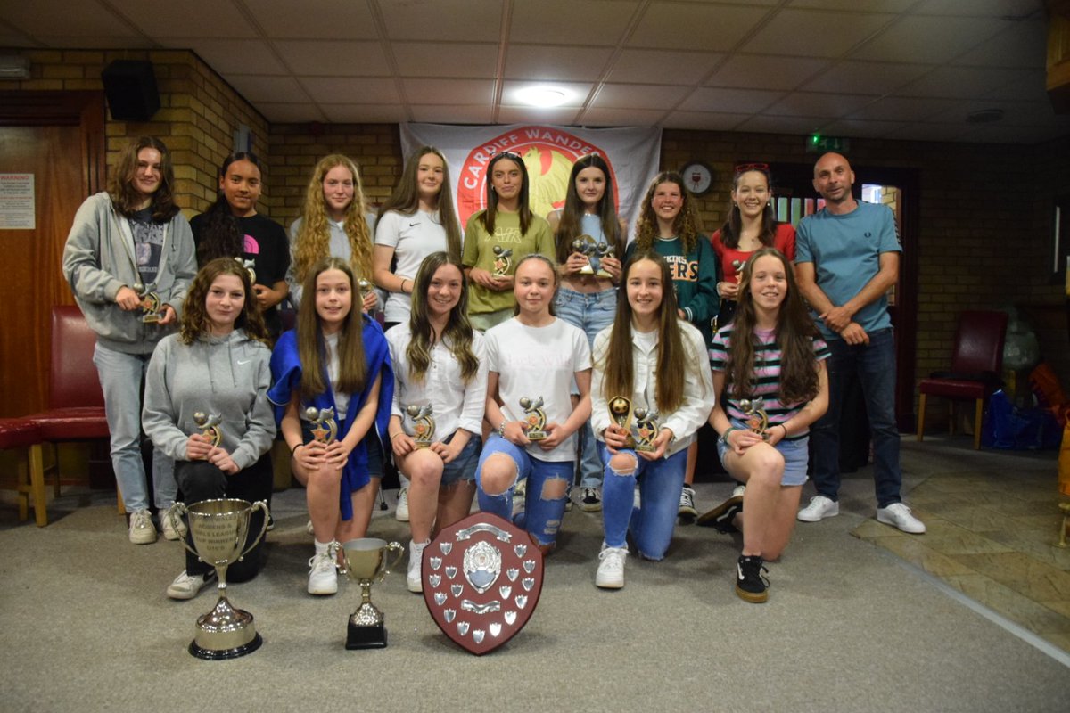 Celebrating a wonderful season! 3 x 🏆 in the bag for this great group of girls
Well done to the award winners:
Most Improved: Erin Kay
Player's Player: Maia Owen
Coaches Player: Maddy Murray 
👏👏👏