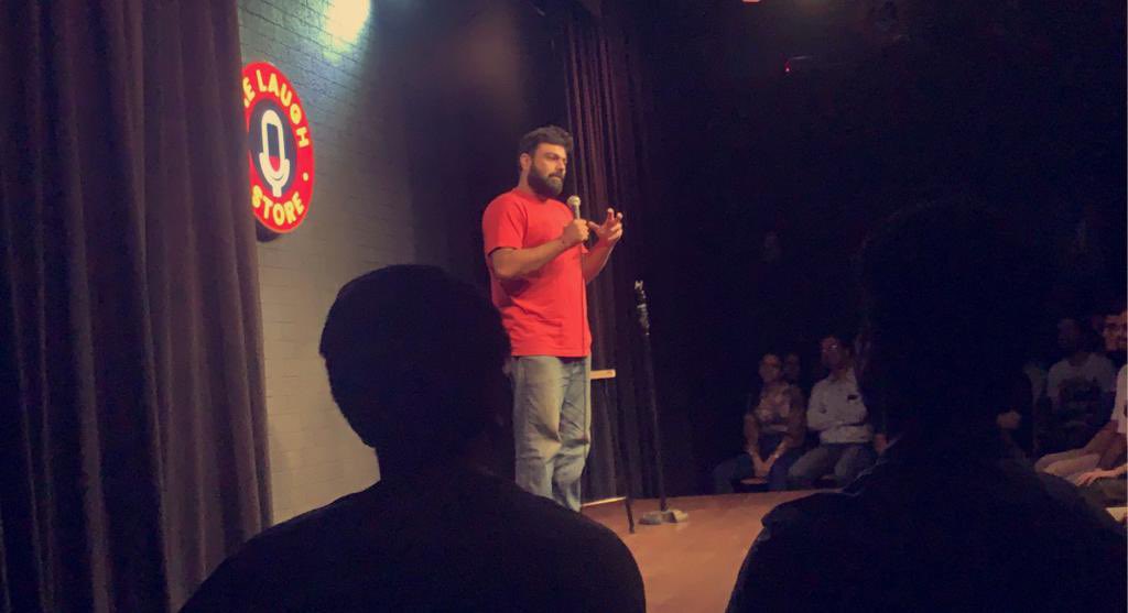 abhishek2087's tweet photo. Went to see my first live Stand Up, it was truly funny.
Comedian - Manik Mahna
#thelaughstore #comedy https://t.co/jDbTjFPX19