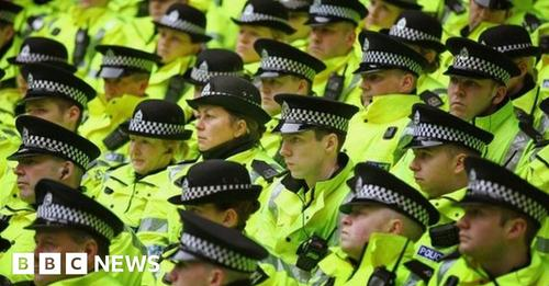 FlyFifer10's tweet photo. Police officers in Scotland are considering what industrial action they could take after rejecting a flat £565 annual pay increase as "derisory". The Scottish Police Federation (SPF) turned down the pay deal saying there was "palpable anger" among officers. https://t.co/uU7ELkNQqC