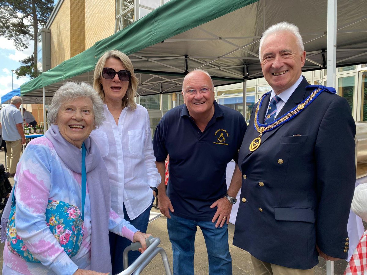 SurreyMason's tweet photo. A fun day being had by all today at the James Terry Court Summer Family Fun Day! 🤩🎉

#Freemason #Freemasons #Freemasonry #Surrey #SurreyMason @Ianch7369 @PaulFCrockett @provgchstwd1 @UGLE_GrandLodge @DavidPOlliver https://t.co/rf2QpC7nW2