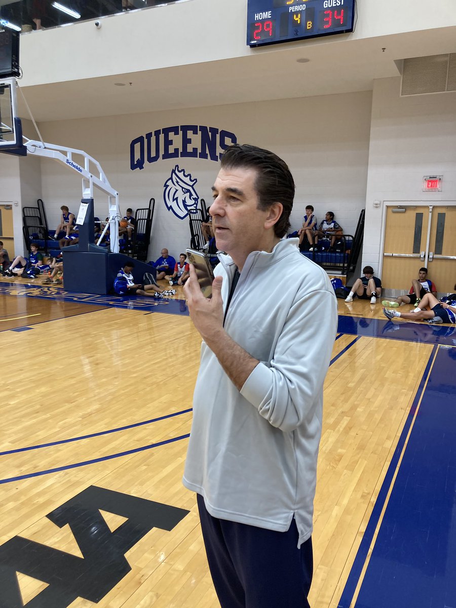 <a href="/PaulBiancardi/">Paul Biancardi</a> evaluating players using the voice navigation feature on the <a href="/TeamGenius_App/">TeamGenius🦉</a>. 🎤📝 

Each camper will receive an evaluation after camp, letting them know their strengths and what to work on to become a better player. 

<a href="/JayBilas/">Jay Bilas</a> 
#JBSC22 🔵⚫️🏀