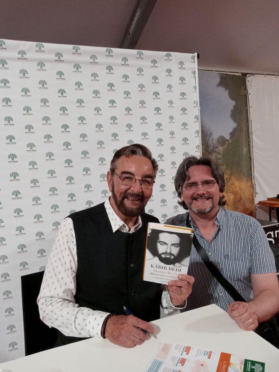 giampietro70's tweet photo. SANDOKAN Kabir Bedi
Autografo al libro e foto di rito insieme!
Una splendida persona @ikabirbedi e una bellissima iniziativa benefica!
#sandokan #sandokantheseries #kabirbedi #libri #libridaleggere #lettureconsigliate #letture #book #bestseller #storiechevidevoraccontare https://t.co/6MSDh8zFIX