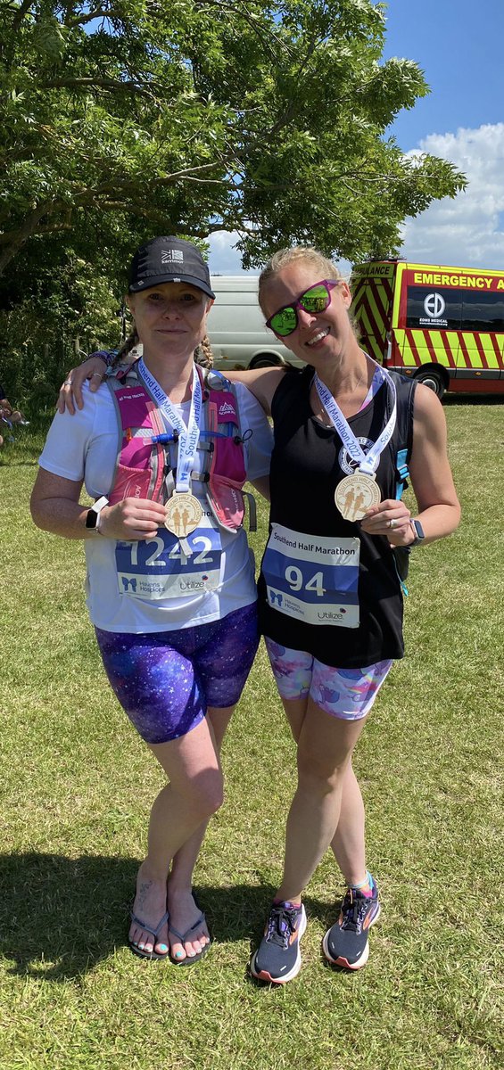 Words do not come close to how proud I am of <a href="/Jennibellesimo/">Jenni Kirkland</a> in completing her first ever Half Marathon today 💜 such a tough race with the heat she came through and achieved an incredible time 🥰 one very proud sister-in-law 🤩 #ukrunchat #running #southendhalfmarathon #family