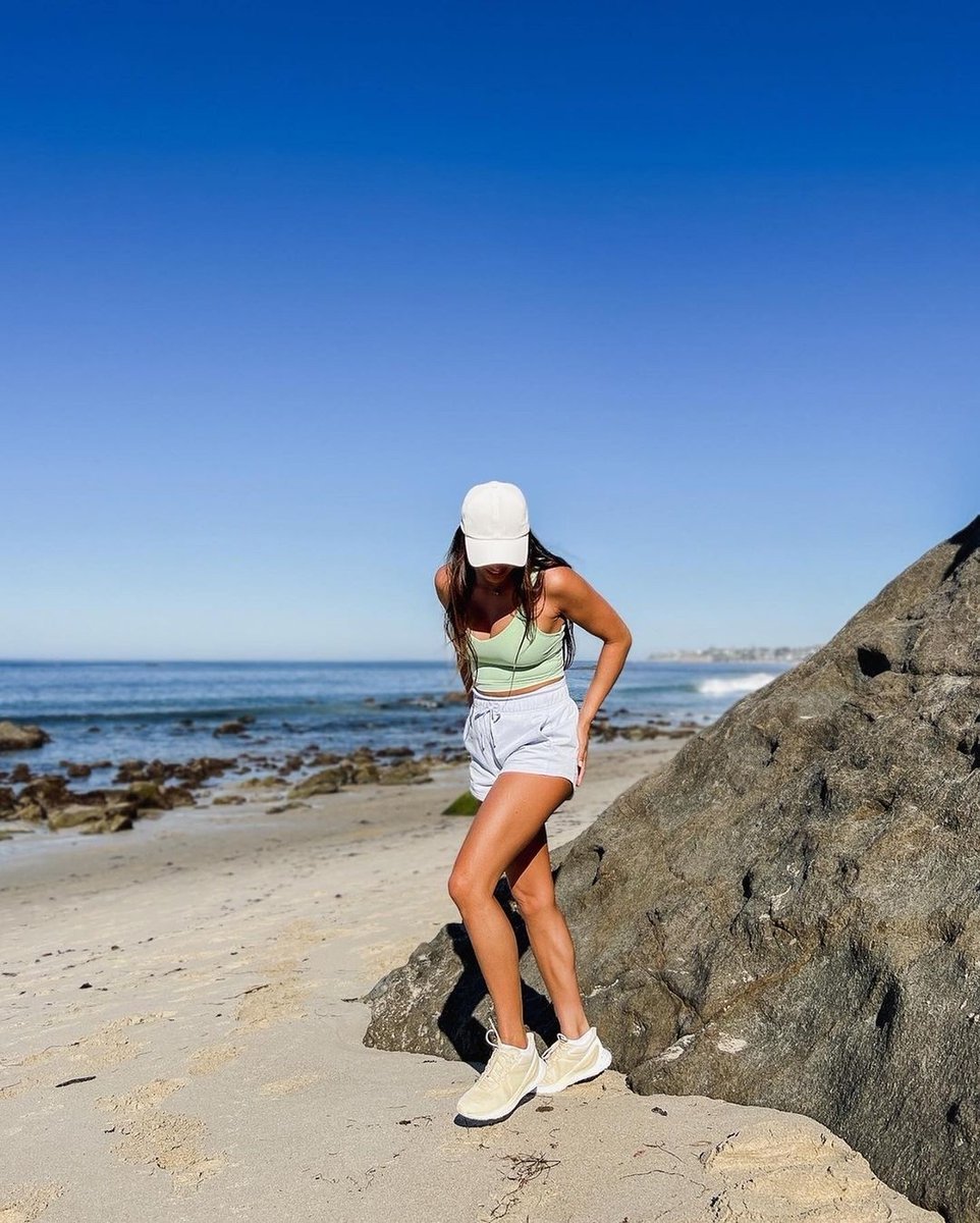WaikikiShopPlza's tweet photo. The only bad workout is the one that didn’t happen 💪
Head into @lululemon to pick up a new outfit and more at the link https://t.co/Sq9yHAicJm.
📸 :@lululemon
(lululemon, Waikiki Business Plaza - 1st Level)
#waikikibusinessplaza #styleforwomen #stylewomen #ハワイ #ホノルル https://t.co/1cp0EZsEP3