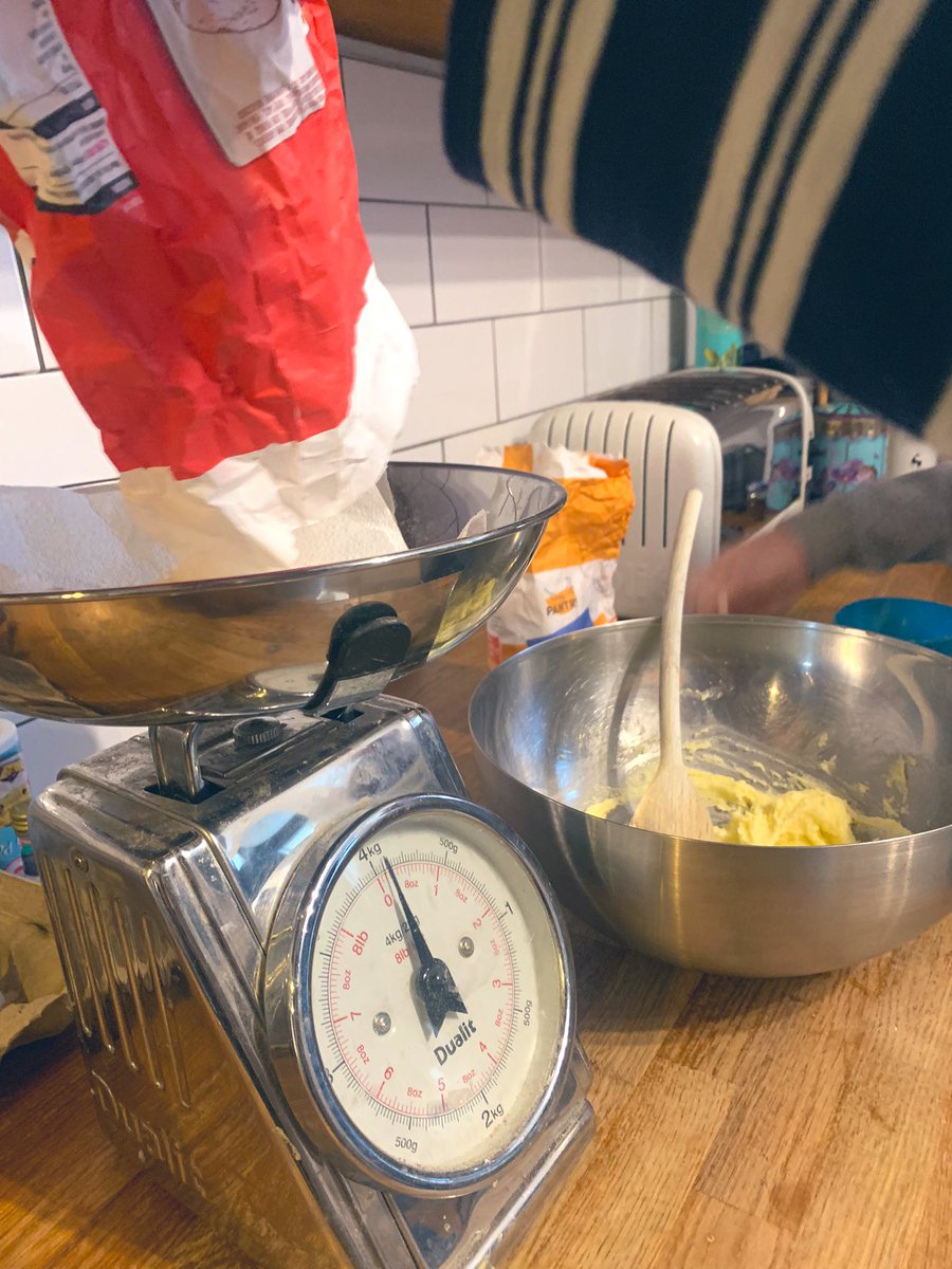 BeverleyHaigh1's tweet photo. @yr2melthamce J weighed out the ingredients and baked biscuits with his sister 🍪 https://t.co/CPlwR7Xf6w
