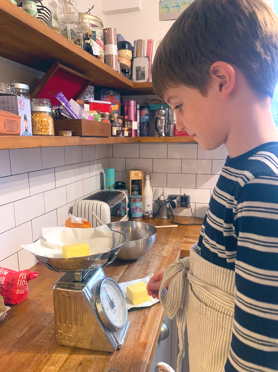 BeverleyHaigh1's tweet photo. @yr2melthamce J weighed out the ingredients and baked biscuits with his sister 🍪 https://t.co/CPlwR7Xf6w