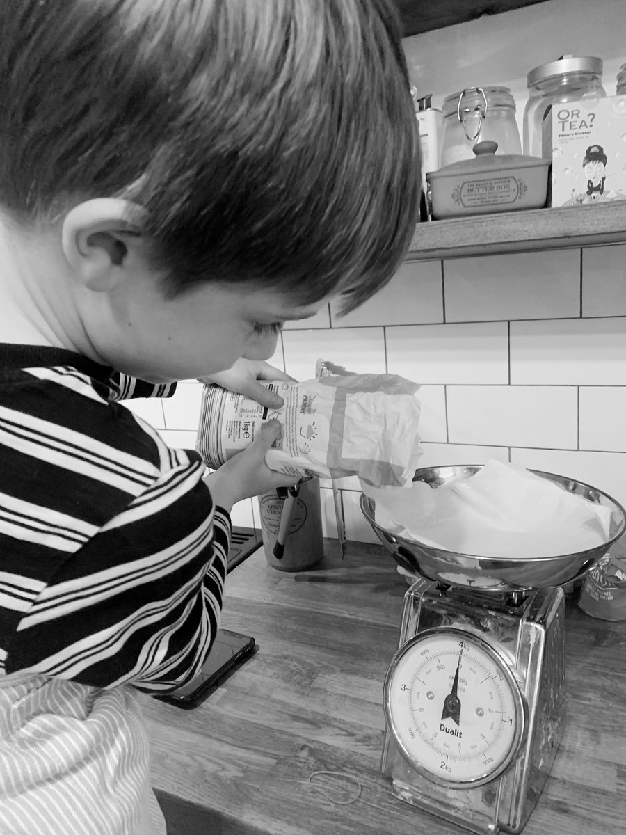 BeverleyHaigh1's tweet photo. @yr2melthamce J weighed out the ingredients and baked biscuits with his sister 🍪 https://t.co/CPlwR7Xf6w
