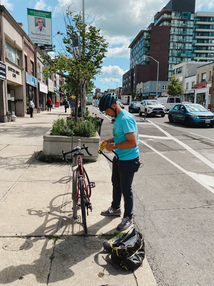 BEYbradford's tweet image. 🚨 Community Upgrade Alert 🚨 

Next phase of #DestinationDanforth begins tonight! Work includes extension of bike lanes on Danforth from Dawes Rd to Victoria Park Ave.

A win for road safety and #smallbiz across #BEY &amp;amp; #TO.