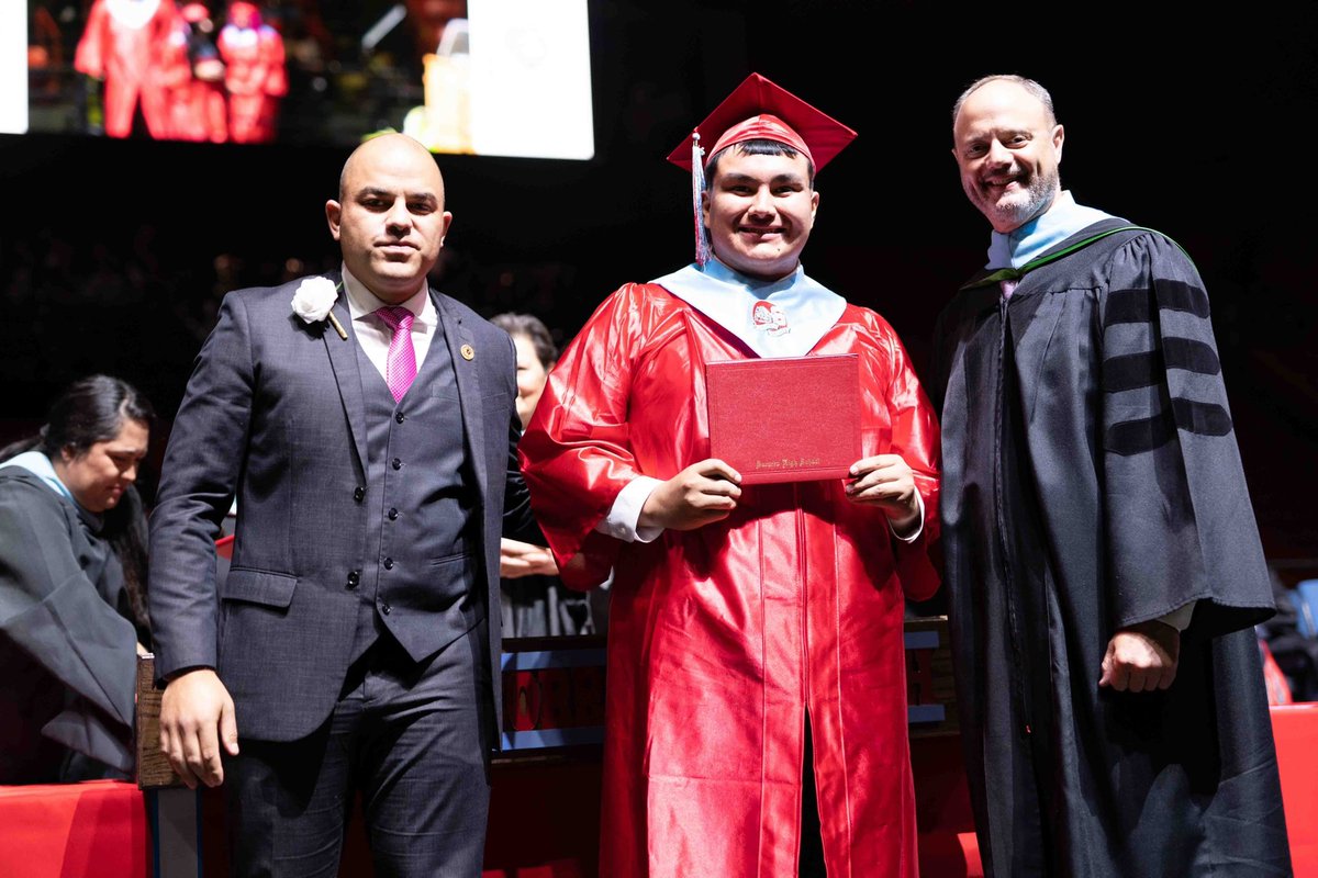 As we near the end of our graduation’s for <a href="/sisd/">Marlene Doyle</a>. I would like to congratulate every graduate! I would also like to recognize those students who faced many challenges and many times were told No, but you never gave up. #NeverGiveUp <a href="/SocorroISD/">Socorro ISD</a>