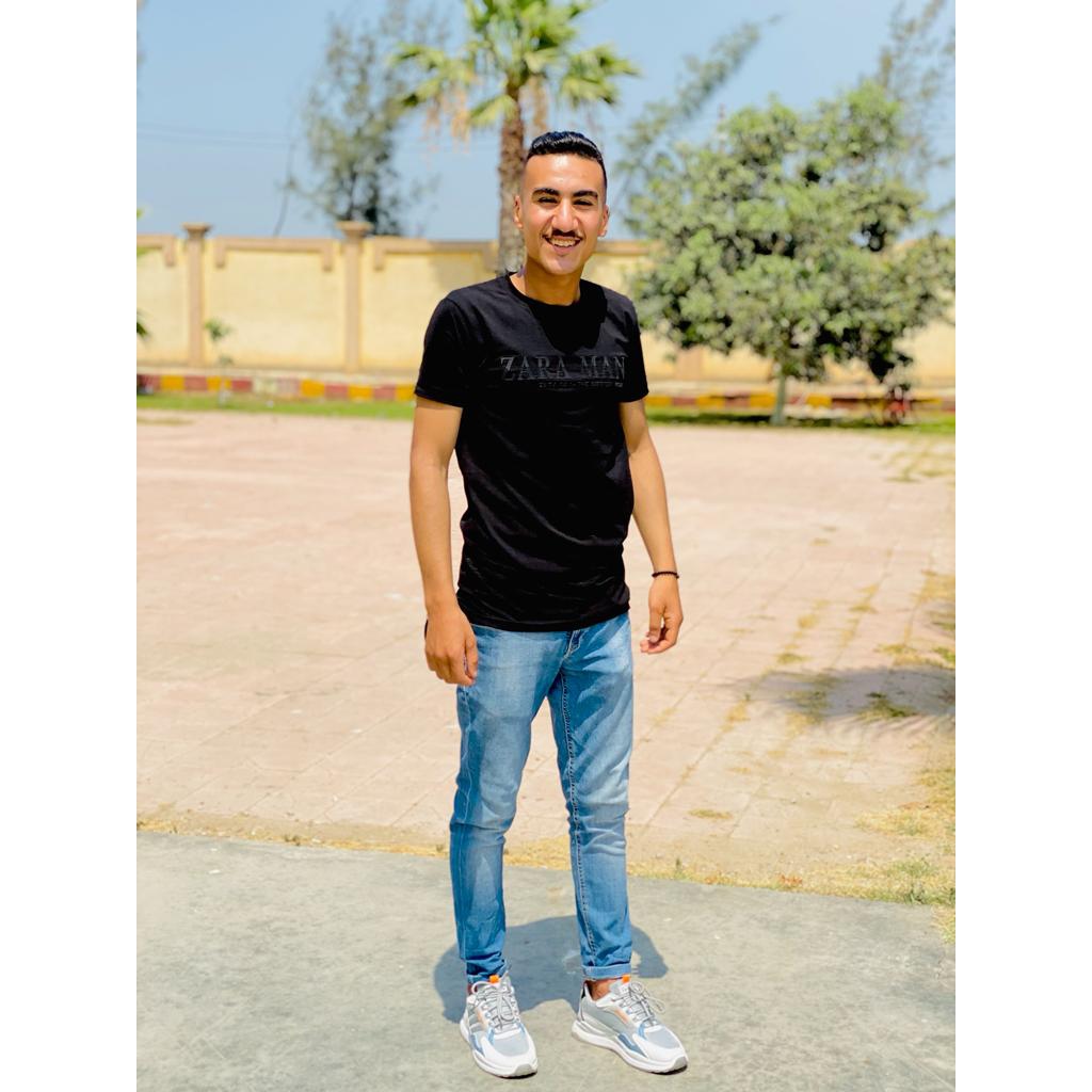 M_Moheb309's tweet photo. يا سر اني لازلت سعيد وصابر لسه ع العيشه 
سعيد يومك يامولاتي . ❤️ https://t.co/tm2rxnCOjl