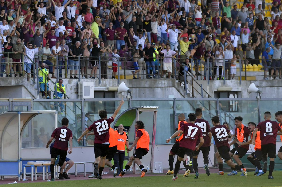 uslivorno1915's tweet photo. ♥️♥️♥️♥️♥️♥️♥️♥️♥️

#UnioneSportivaLivorno https://t.co/NO3SrRb56c