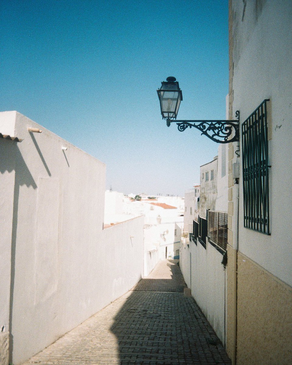 nickpage's tweet image. Street in Albufeira Old Town. Vivitar Ultra Wide and Slim with Lomography 400. #filmphotography #algarve #photography #photo