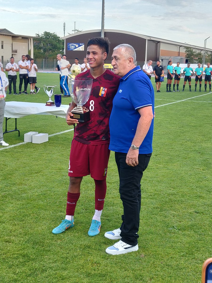 Telasco Segovia, la joya de 19 años que tiene Venezuela, elegido el mejor jugador del torneo #TMR2022