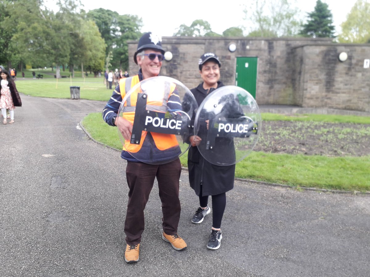 A lovely day in #Burnley #JubileeCelebration and 20 years of <a href="/B_B_Burnley/">Building Bridges in Burnley</a> Fun for ALL families <a href="/afrasiab_anwar/">Afrasiab Anwar MBE 💙</a> @BpBurnley <a href="/GhausiaBurnley/">Ghausia Burnley</a> <a href="/UCLanBurnley/">UCLanBurnley</a> <a href="/BurnleyCollege/">Burnley College</a> <a href="/burnley_club/">Burnley Football Club</a> <a href="/BurnleyYT/">BurnleyYouthTheatre</a> <a href="/mohammedaliamla/">Ali Amla 🟣</a> <a href="/TogetherBurnley/">Burnley Together</a> Ivor and @YazNhd newest recruits for @BurnleyPolice ?