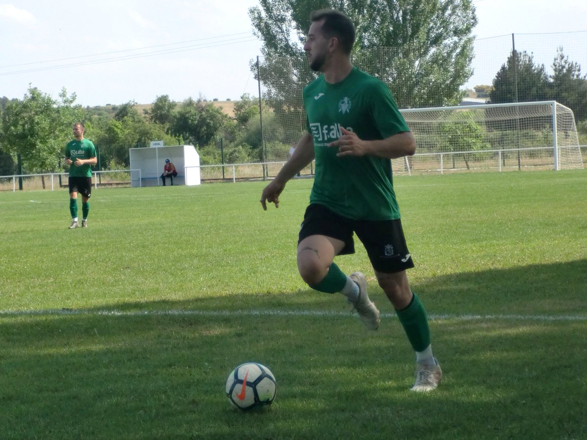 cdboscoleon's tweet photo. 📸 ¡ Galería de imágenes del encuentro entre el aficionado y el @CDSANTOVENIADLV !

#futbolbase #somosFutbol #gobosco #leonesp https://t.co/RZxamRPG1S