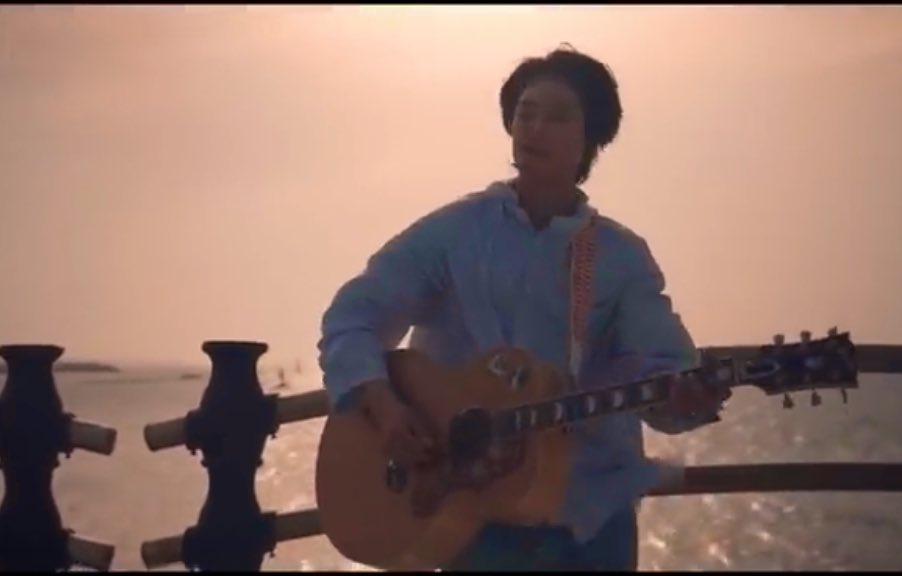 jennyDo14213544's tweet photo. Unas de mis favoritas
Moon, Sun and your song ySmile in wine
Además de tocar su guitarra wow
Pensé que No lo necesitaba hasta que lo ví,
Lo necesito!!
@khj_heneciatwt #CountDown3secondsleft
#julio9 https://t.co/Hjcvvb5iz7
