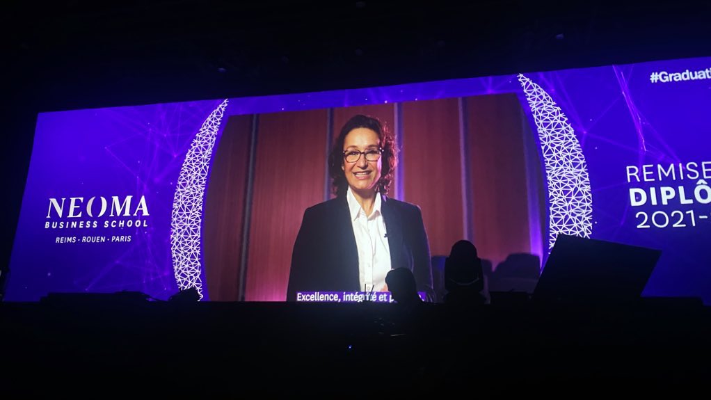 MarinaBastounis's tweet photo. An extraordinary ceremony for an extraordinary class! After a year in lockdown, a reunion of thousands! Congratulations to all and our own 💜 #MScGlobalManagement ✨✨✨ #graduationneomabs #bepassionateshapethefuture https://t.co/rCT9RhmET7