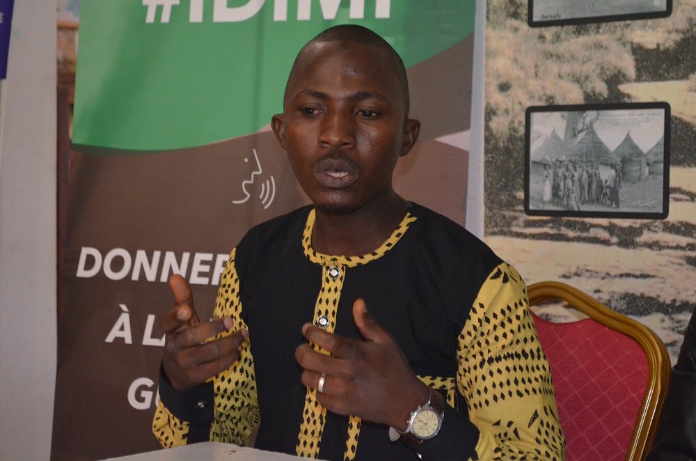 mamoudou_baro's tweet photo. Ce week-end,ns avons clôturé notre initiative #Idimi par un partage d’expériences autour de l’utilisation efficace des réseaux sociaux qui a été animé par @bahoro09.Suivi d’une expo photo itinérante qui regroupe les portraits de 20 jeunes et 1e description de leurs idées.
#Kibaro https://t.co/IAxpjBzQQk