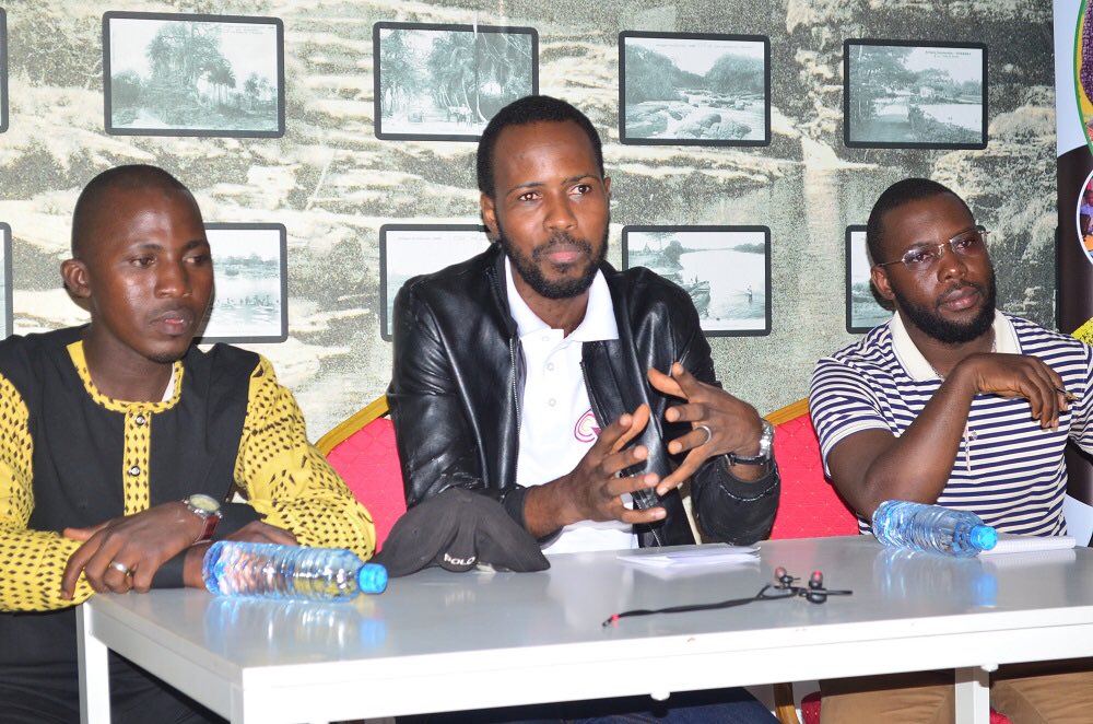mamoudou_baro's tweet photo. Ce week-end,ns avons clôturé notre initiative #Idimi par un partage d’expériences autour de l’utilisation efficace des réseaux sociaux qui a été animé par @bahoro09.Suivi d’une expo photo itinérante qui regroupe les portraits de 20 jeunes et 1e description de leurs idées.
#Kibaro https://t.co/IAxpjBzQQk