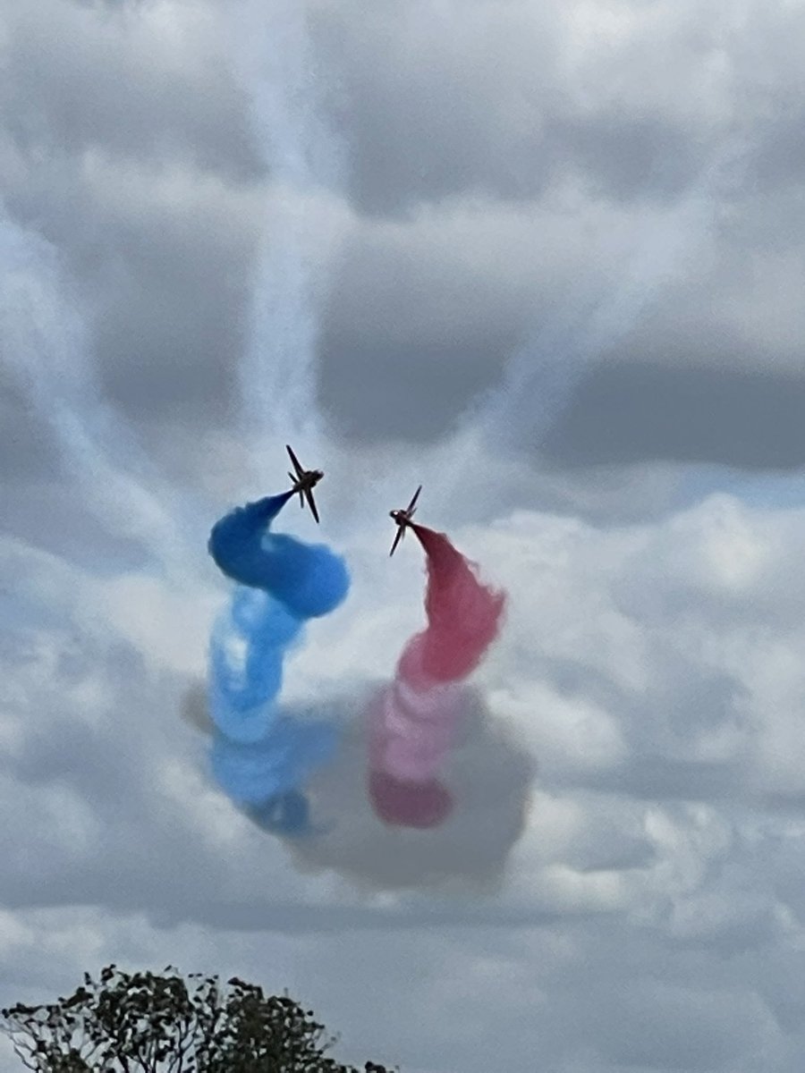 happy_plodder's tweet photo. @RAF_Cosford @RoyalAirForce had an amazing day at cosford with my grandson he loved every minute of it cheering and clapping, he loved the red arrows. Will definitely be taking him back next year. https://t.co/TSXFwPnMSI