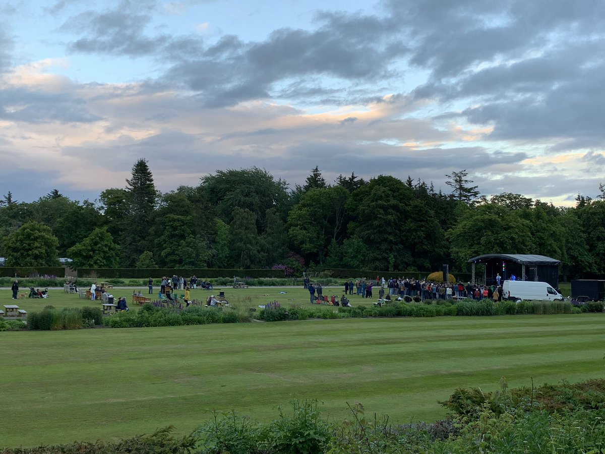 RoundSquareHse's tweet image. Well done to all performers at the Ronnie Berry Jazz and Rock Concert last night. Great music with a strong RS contingent performing across the evening 🎤🎸🥁🎷🎺🎼