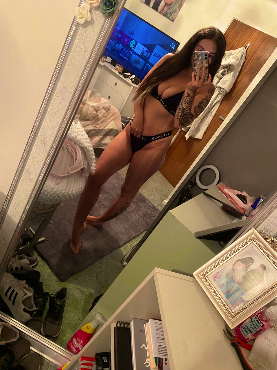 Realisabella_of's tweet photo. Let's play......😘 https://t.co/RscZqrOMrG