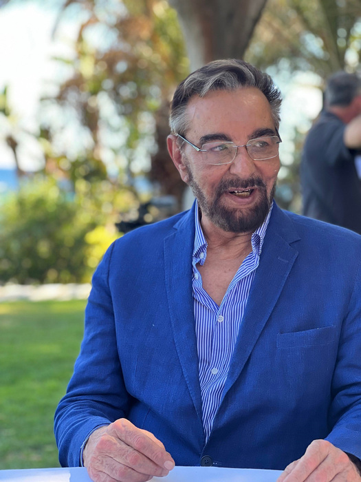 glooit's tweet photo. Kabir Bedi, a ogni generazione il suo Sandokan

leggi su Gloo
https://t.co/TjKh0AlIxb
#gloo #ecosistemaonline https://t.co/LwMbo8KyIJ