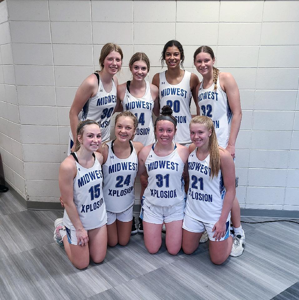 XplosionMidwest's tweet photo. Awesome finish to the weekend.  Played great on both ends of the floor.  Great effort! @TRFProwlerGBB @egfgreenwavegbb @DaviesGbb @HuskieHigh @GFSbs21 @TaliThull @ArabelleTuchsc1 @MariahBurian @taylorbergh_ @AddiKujawa @tayalunneborg @breanna64949879 @avah_waldal @Josie25975934 https://t.co/HBnVcLpUDG