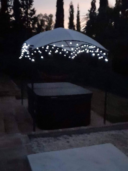 Hot tub or r poster with? me anyone? https://t.co/yw3iJSG0rk