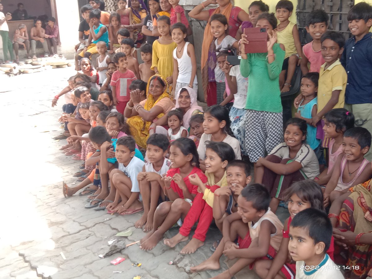 VigyanF's tweet photo. Spreading the message to eliminate Child Labour through Nukkad Natak.
Children &amp; other community members thoroughly enjoyed the show and also learned about the pitfalls of child labour.
@IamSandeepKhare
#WorldDayAgainstChildLabour #WorldDayAgainstChildLabour2022 #EndChildLabour https://t.co/M6CWgHZlBf