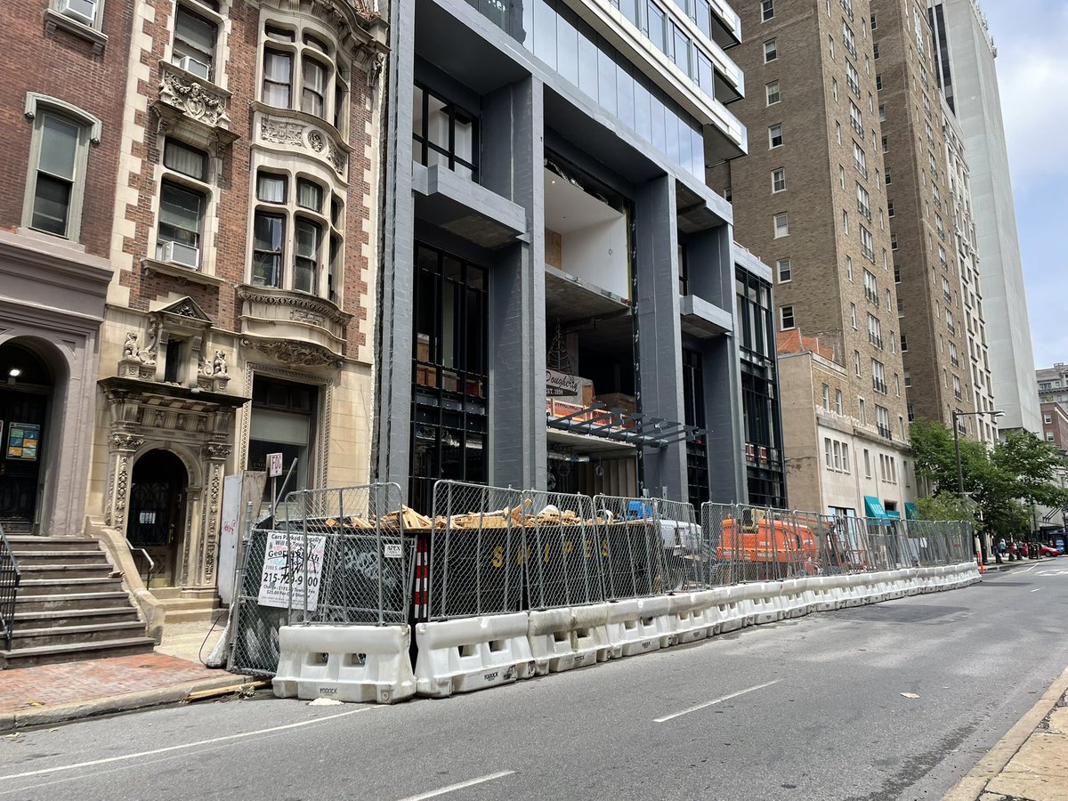 IngaSaffron's tweet photo. First photo was taken at a construction site on NY’s Fifth Avenue. Second, on Philly’s Walnut Street. One city prioritizes  pedestrians, the other doesn’t care if you die wading into traffic. https://t.co/wjIne3U7lA